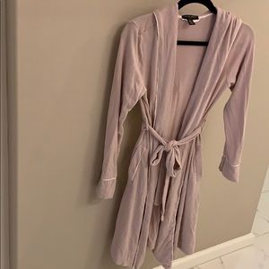 A Pea In A Pod hooded robe with pockets